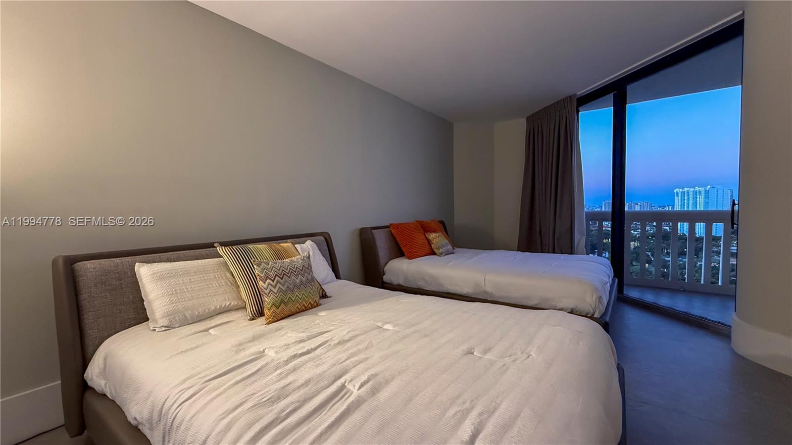 2000 ISL BLVD WILLIAMS IS - Residential Lease