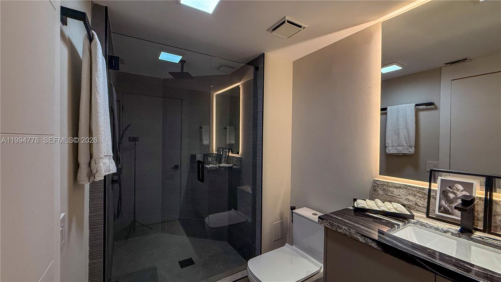 2000 ISL BLVD WILLIAMS IS - Residential Lease