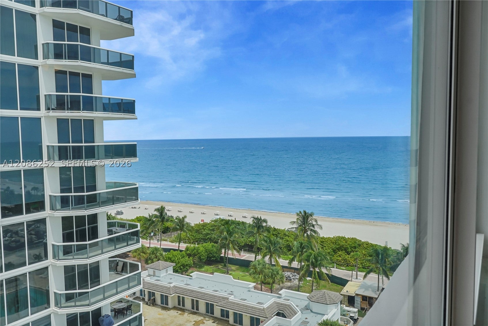 4747 Collins Ave
