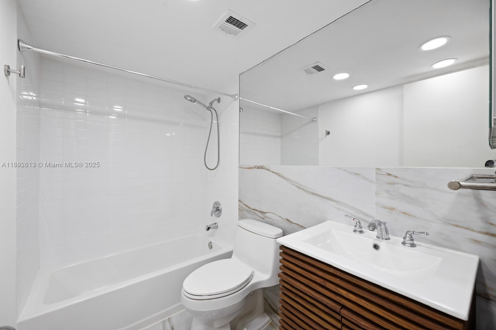 BRICKELL SHORES CONDO - Residential Lease