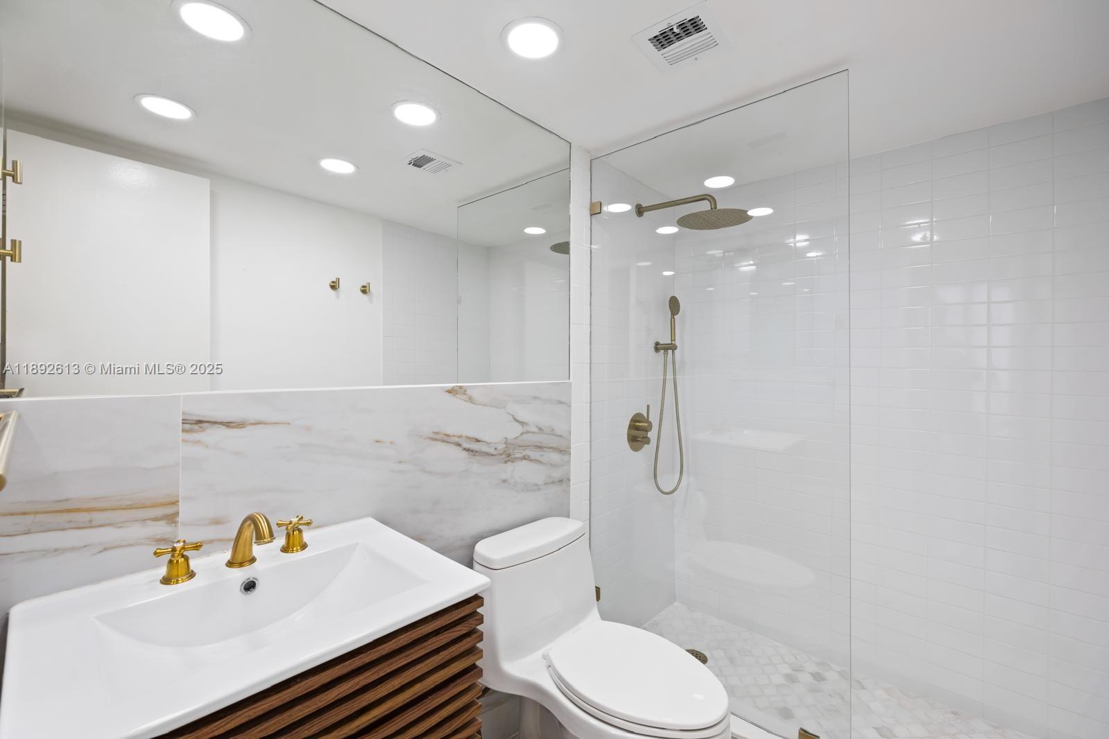 BRICKELL SHORES CONDO - Residential Lease