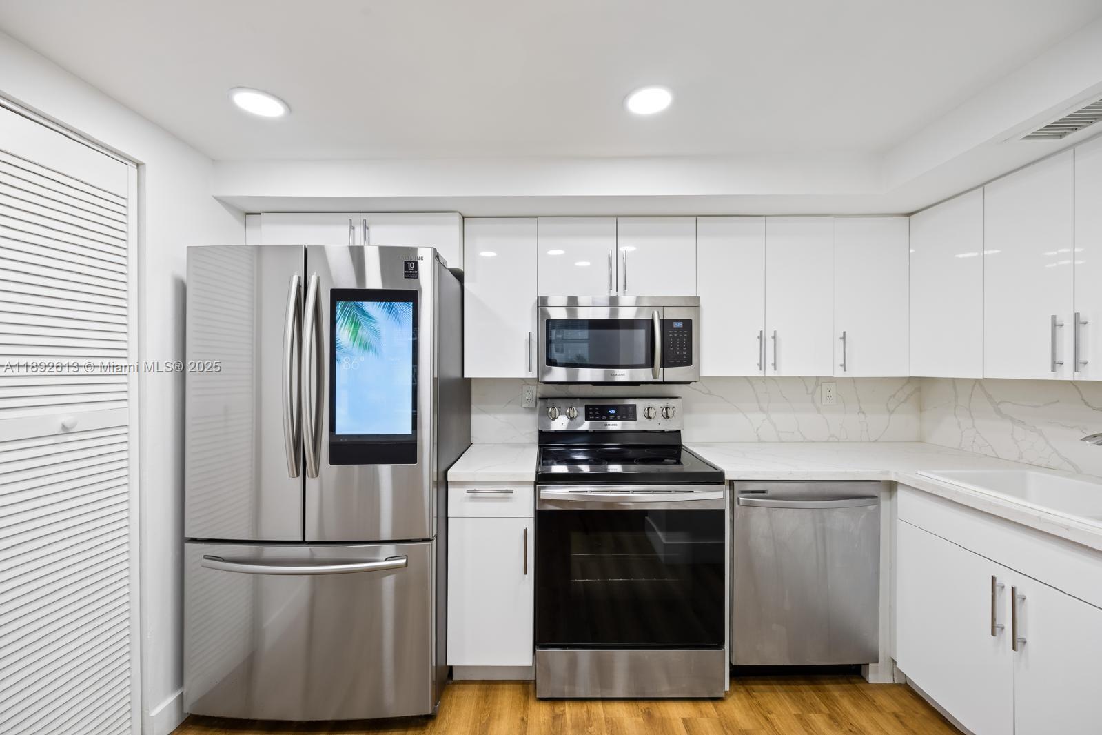 BRICKELL SHORES CONDO - Residential Lease
