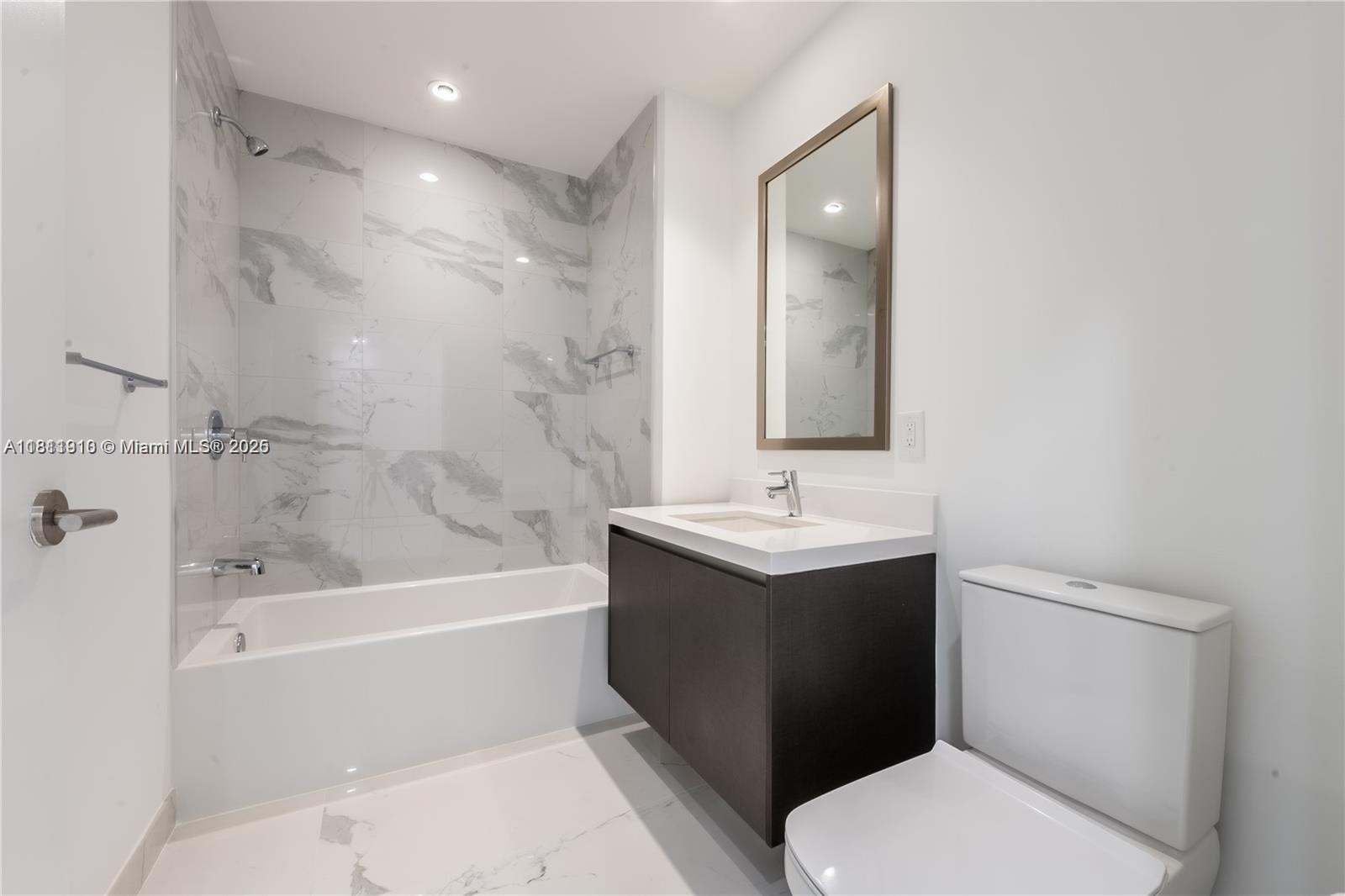 PARAMOUNT MIAMI WORLDCENT - Residential