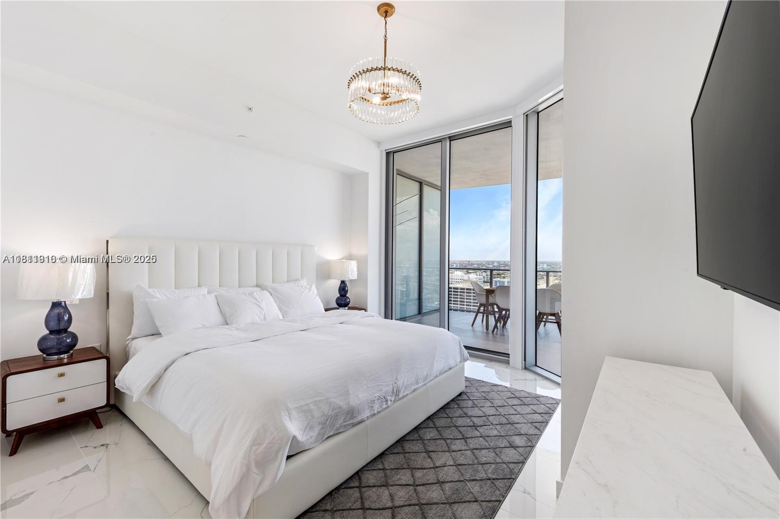 PARAMOUNT MIAMI WORLDCENT - Residential