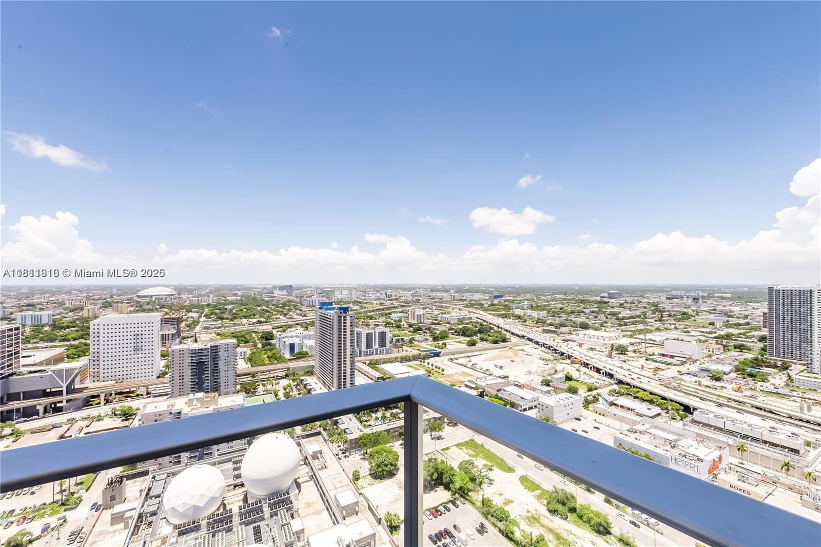 PARAMOUNT MIAMI WORLDCENT - Residential