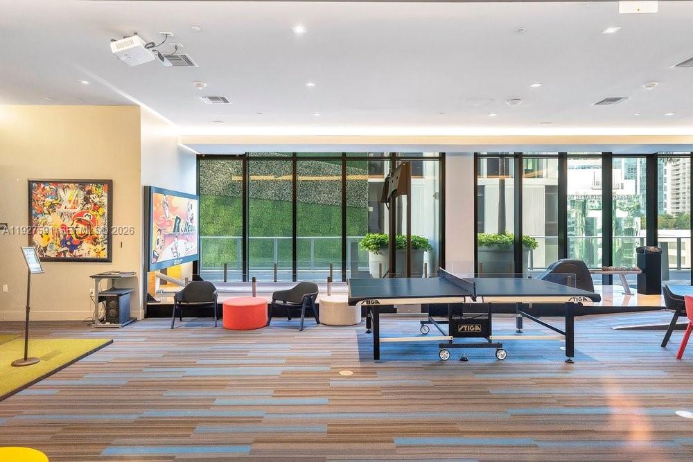 1010 Brickell Ave 1810