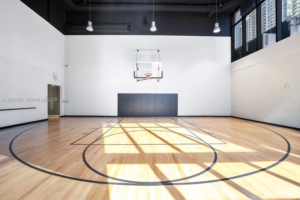 1010 Brickell Ave 1810