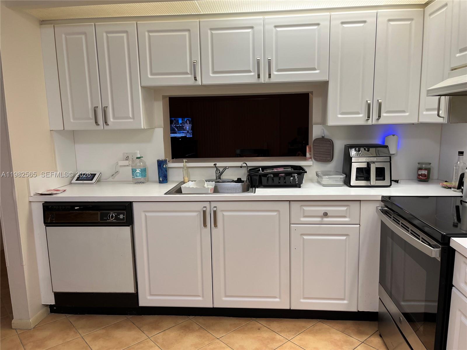 CAMBRIDGE AT CENTURY VILL - Residential