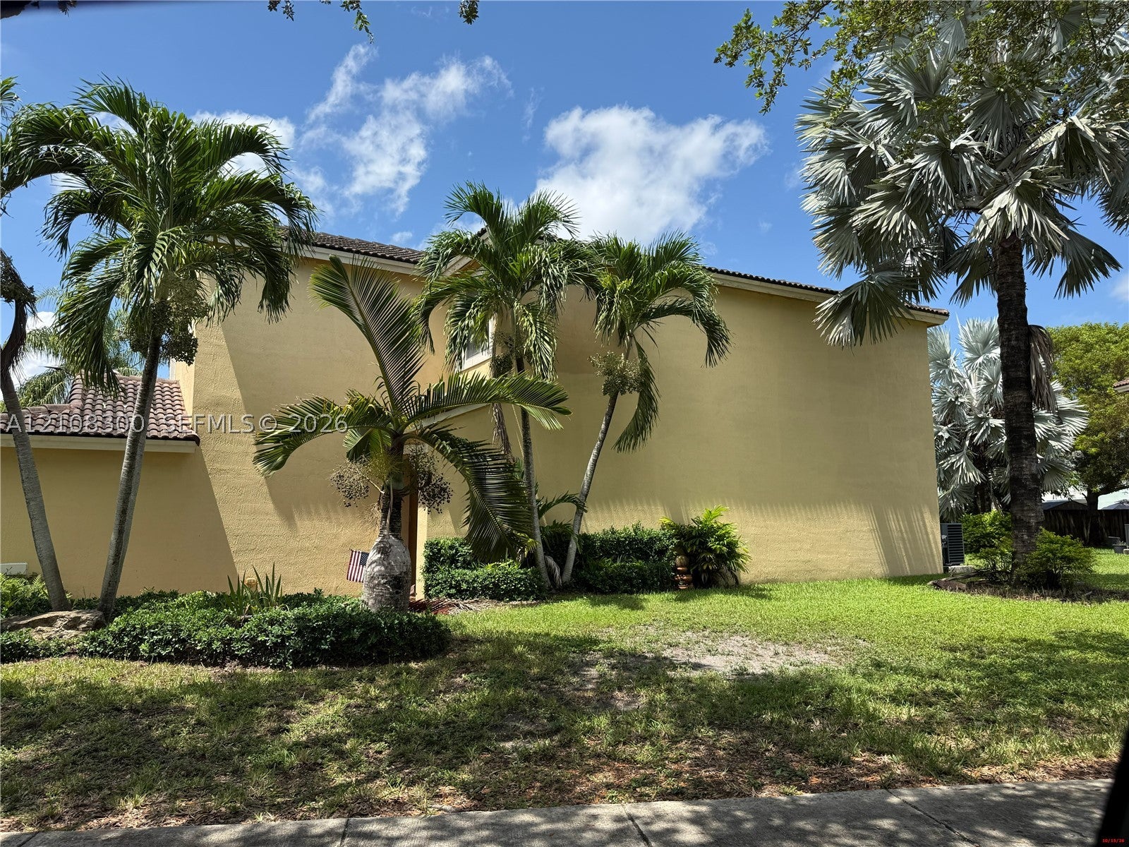 1481 SE 18th Ter