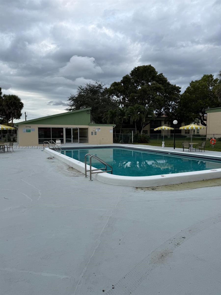 RAMBLEWOOD EAST CONDO - Residential Lease