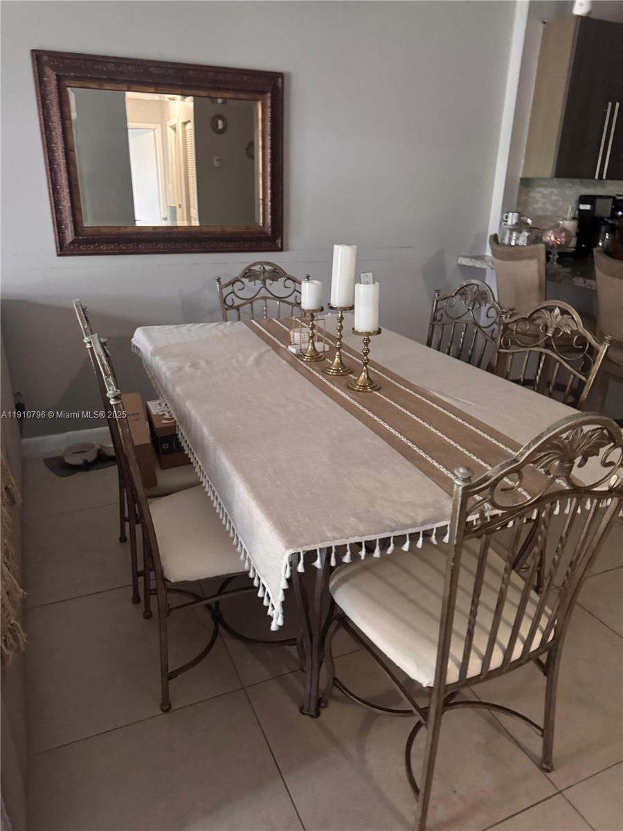 RAMBLEWOOD EAST CONDO - Residential Lease