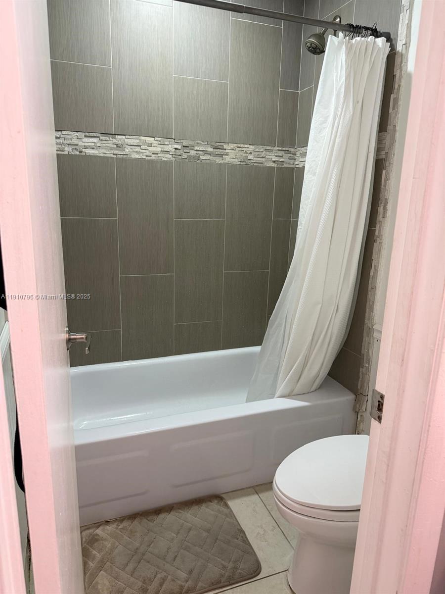 RAMBLEWOOD EAST CONDO - Residential Lease