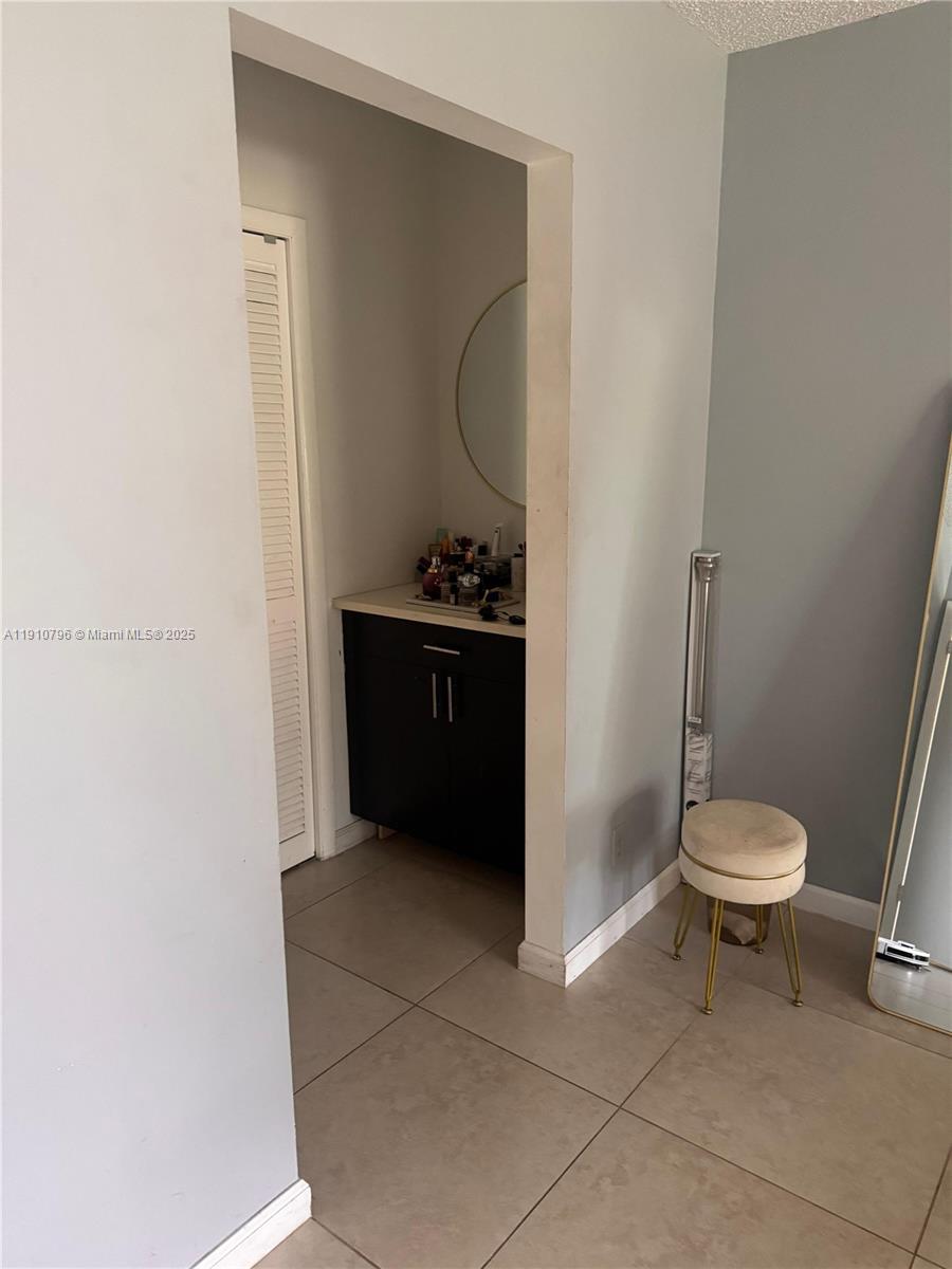 RAMBLEWOOD EAST CONDO - Residential Lease