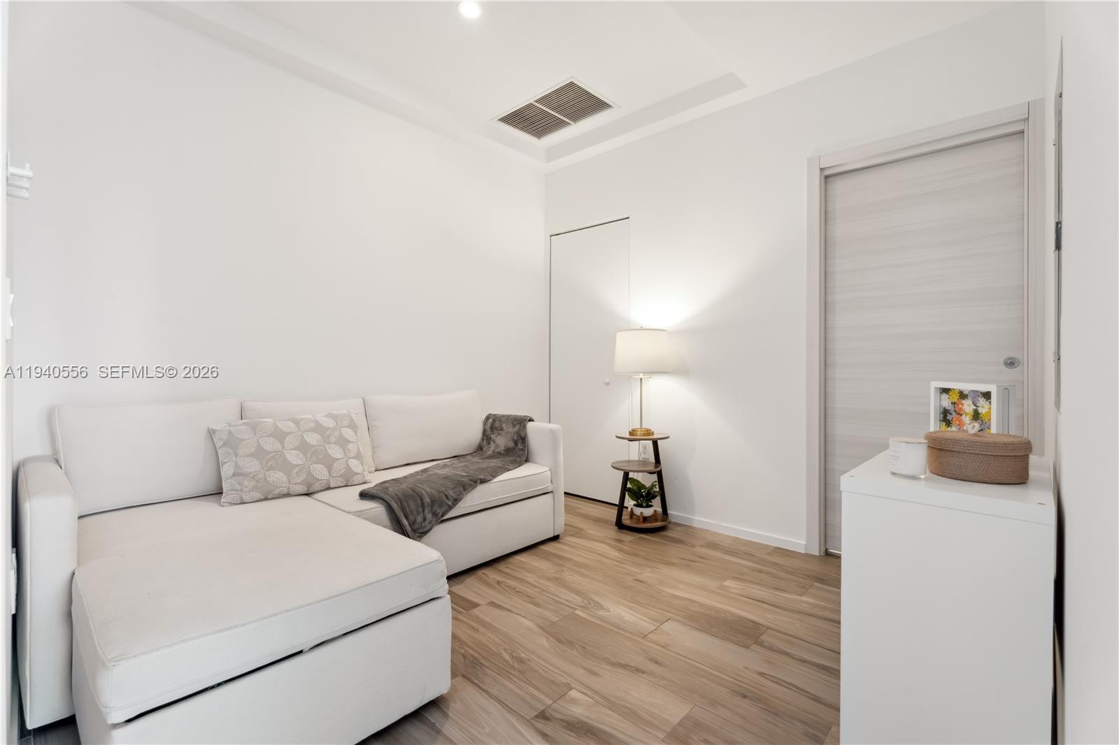 801 SMA RESIDENCES CONDO - Residential Lease