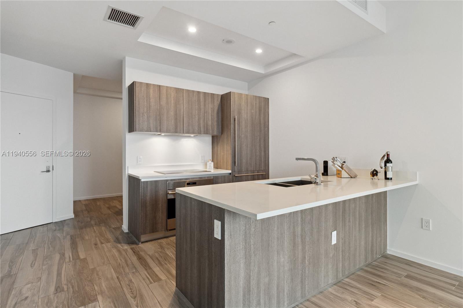 801 SMA RESIDENCES CONDO - Residential Lease