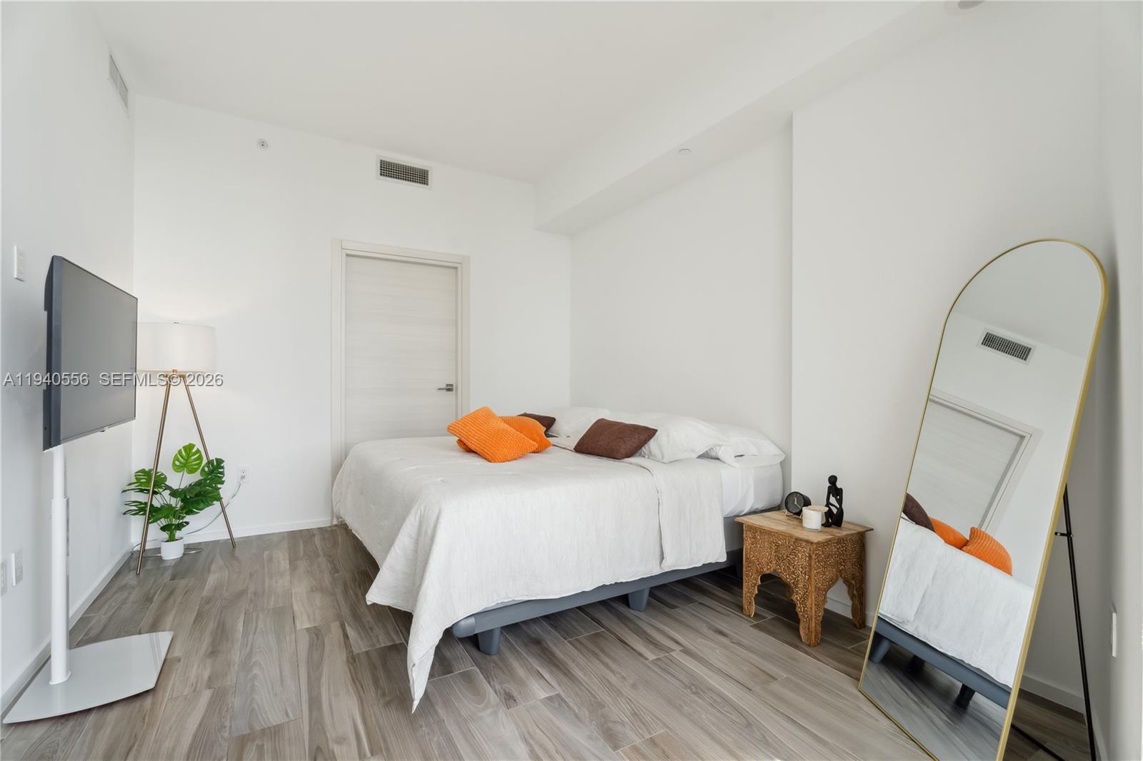 801 SMA RESIDENCES CONDO - Residential Lease