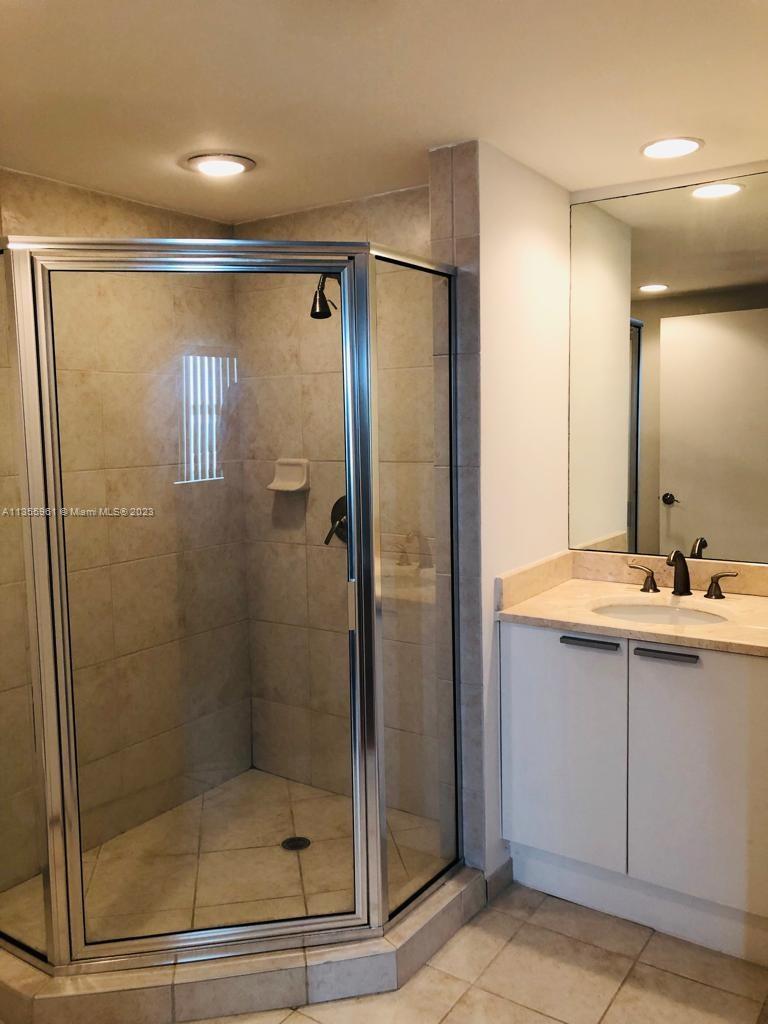 Photo 13 of 31 of listing 172b408d-6657-4405-bc84-62f7f1901aaf condo