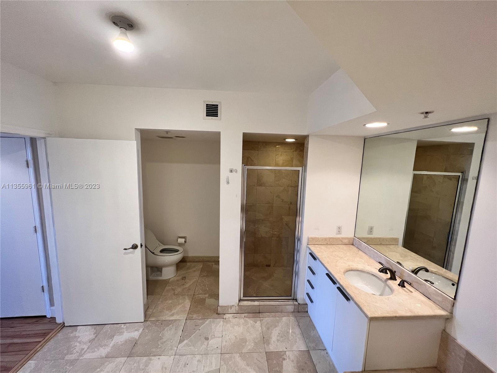 Photo 21 of 31 of listing 172b408d-6657-4405-bc84-62f7f1901aaf condo