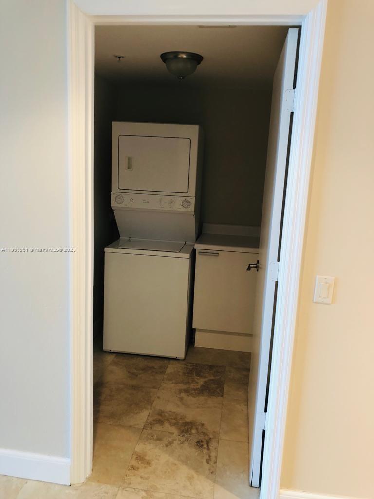 Photo 8 of 31 of listing 172b408d-6657-4405-bc84-62f7f1901aaf condo