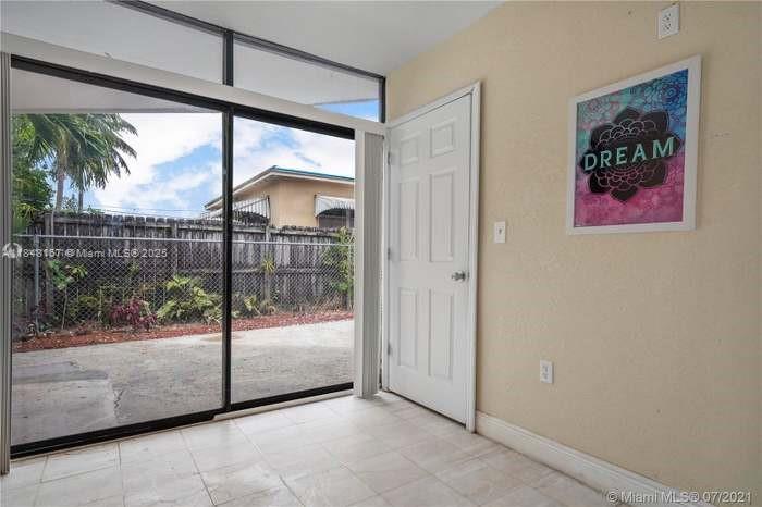 BRADLEY MANOR 3RD ADDN - Residential