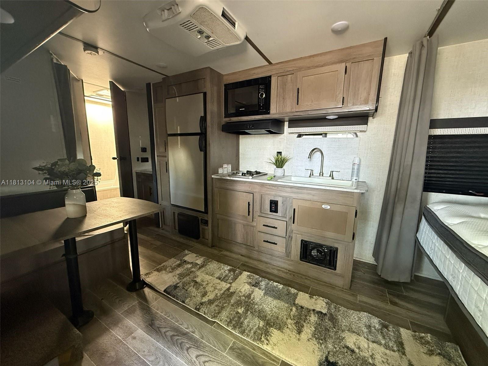 TENNESSEE ESTATES - Residential Lease