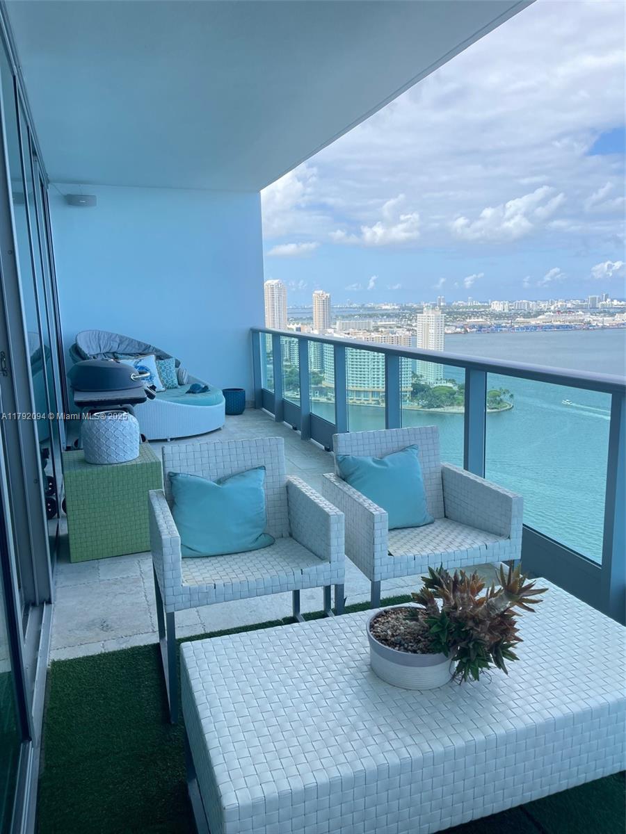 JADE RESIDENCES AT BRICKE - Residential