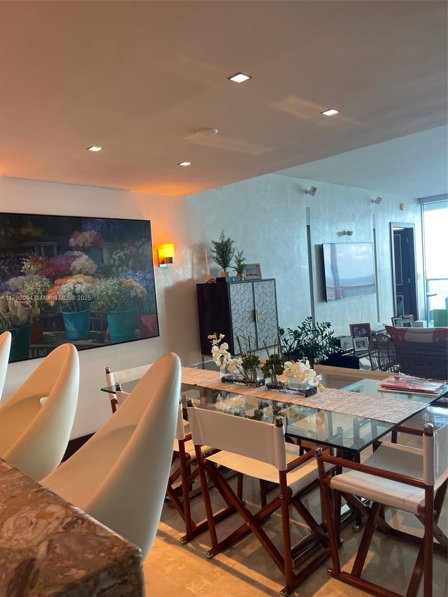 JADE RESIDENCES AT BRICKE - Residential