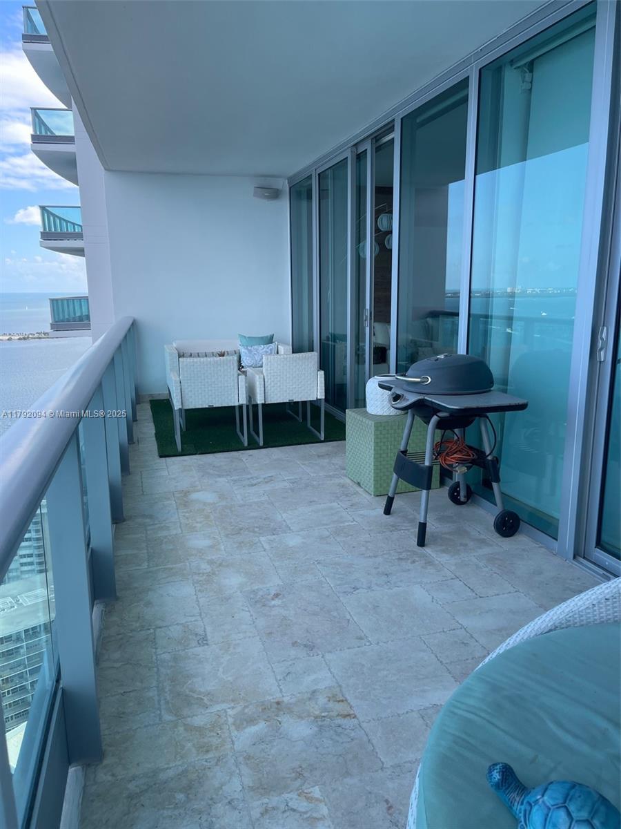 JADE RESIDENCES AT BRICKE - Residential