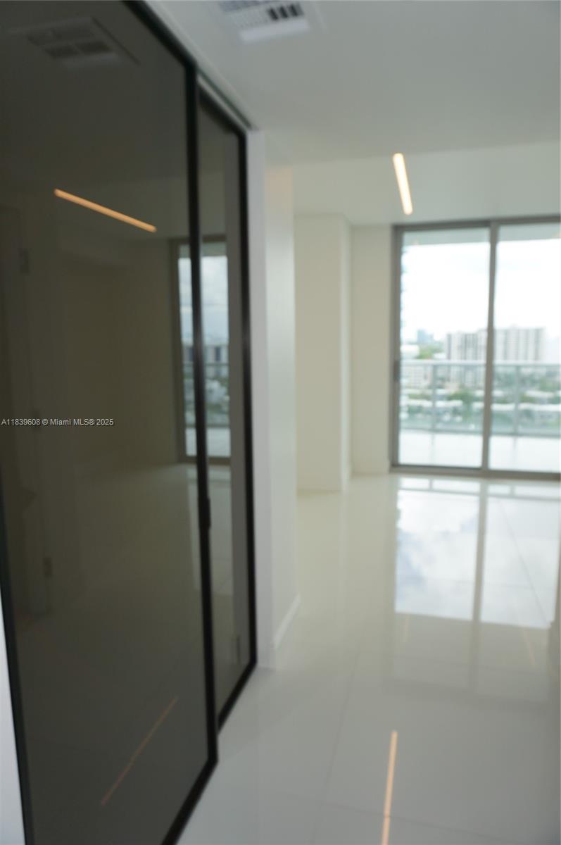 PARQUE TOWERS CONDO - Residential