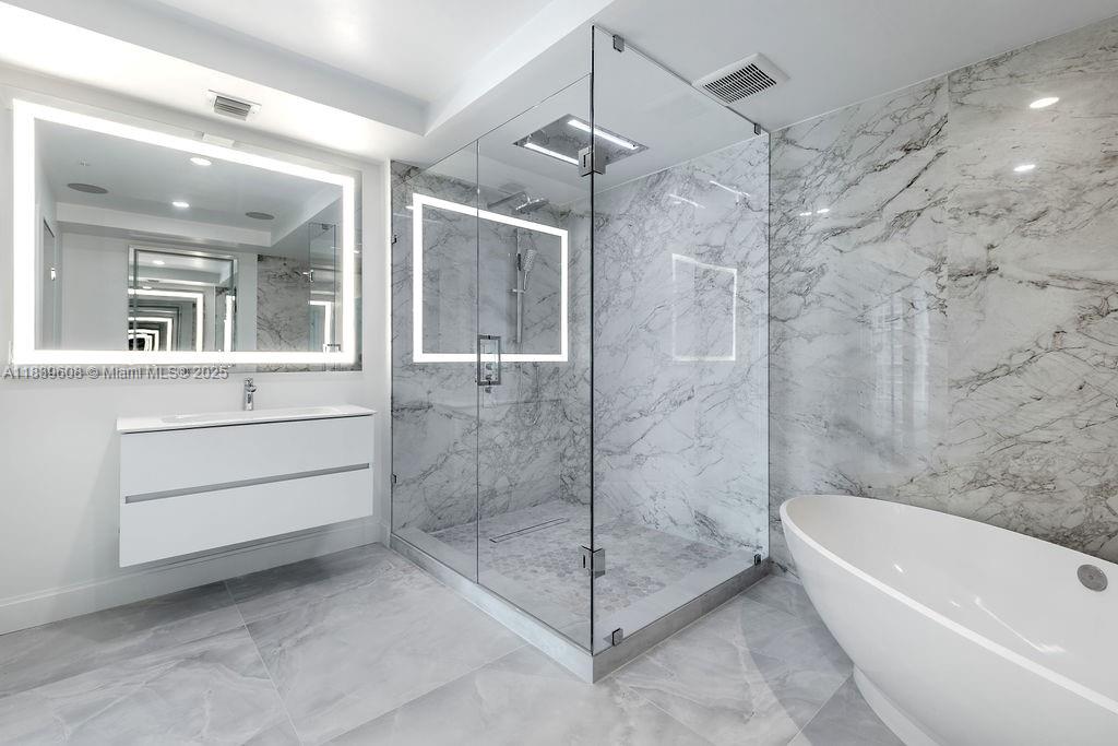 PARQUE TOWERS CONDO - Residential