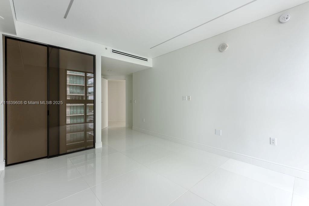 PARQUE TOWERS CONDO - Residential