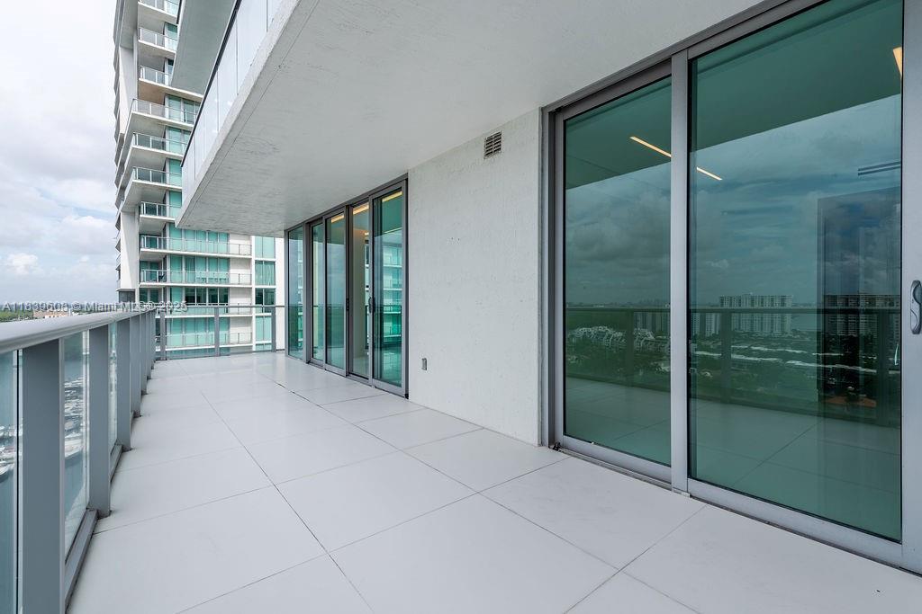 PARQUE TOWERS CONDO - Residential