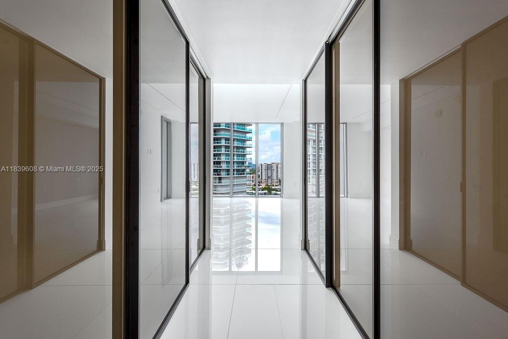 PARQUE TOWERS CONDO - Residential