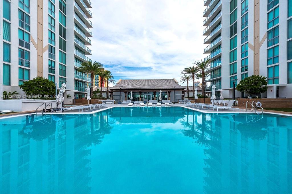 PARQUE TOWERS CONDO - Residential