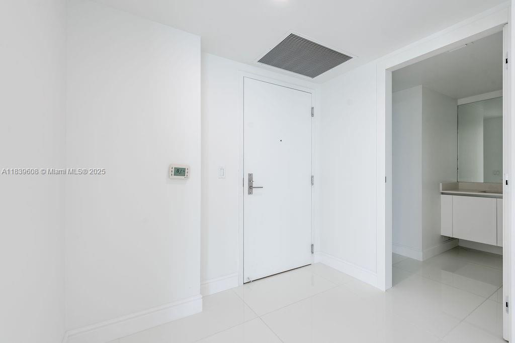 PARQUE TOWERS CONDO - Residential