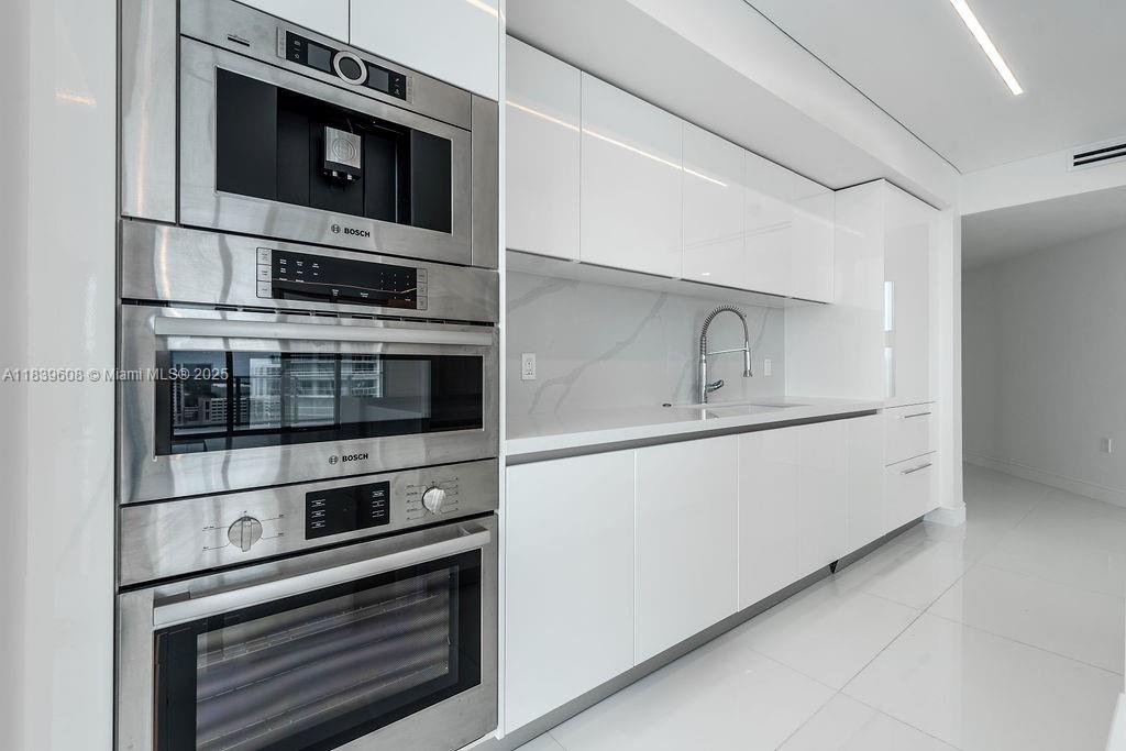 PARQUE TOWERS CONDO - Residential