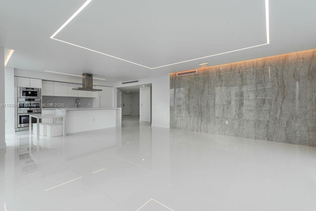 PARQUE TOWERS CONDO - Residential