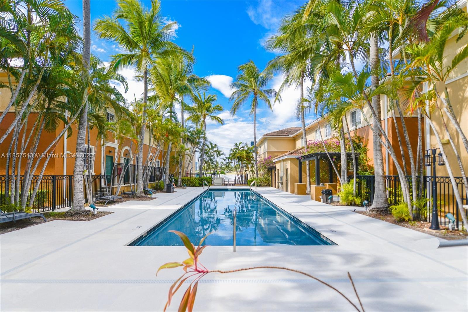 AVENTI AT AVENTURA CONDO - Residential