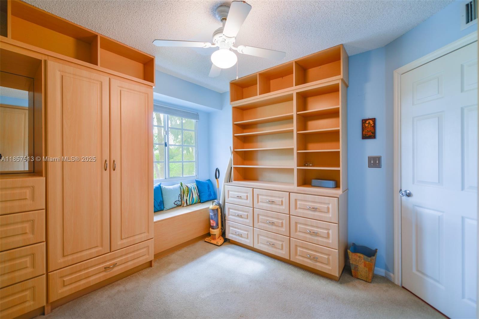 AVENTI AT AVENTURA CONDO - Residential