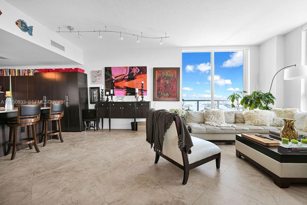 QUANTUM ON THE BAY CONDO - Residential