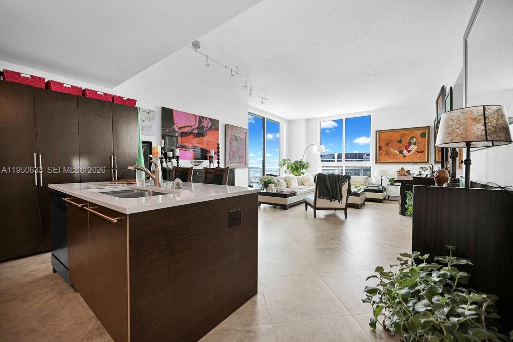 QUANTUM ON THE BAY CONDO - Residential