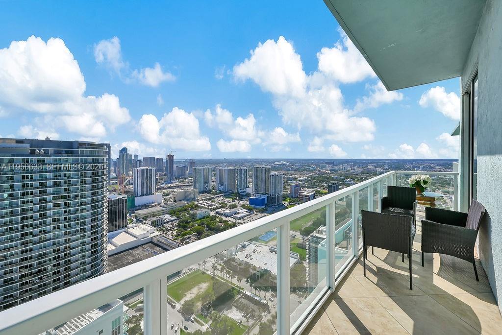 QUANTUM ON THE BAY CONDO - Residential