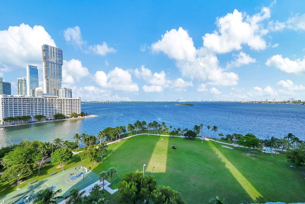 QUANTUM ON THE BAY CONDO - Residential