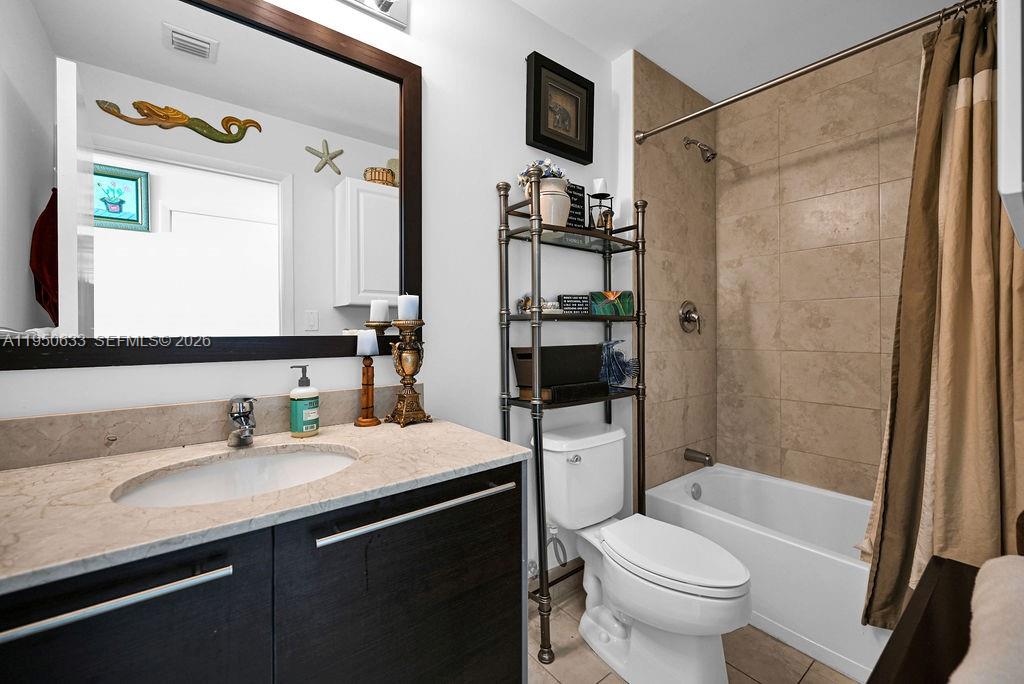 QUANTUM ON THE BAY CONDO - Residential