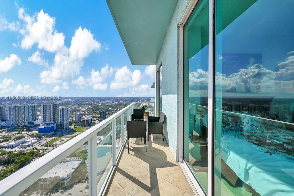 QUANTUM ON THE BAY CONDO - Residential