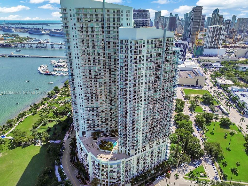 QUANTUM ON THE BAY CONDO - Residential