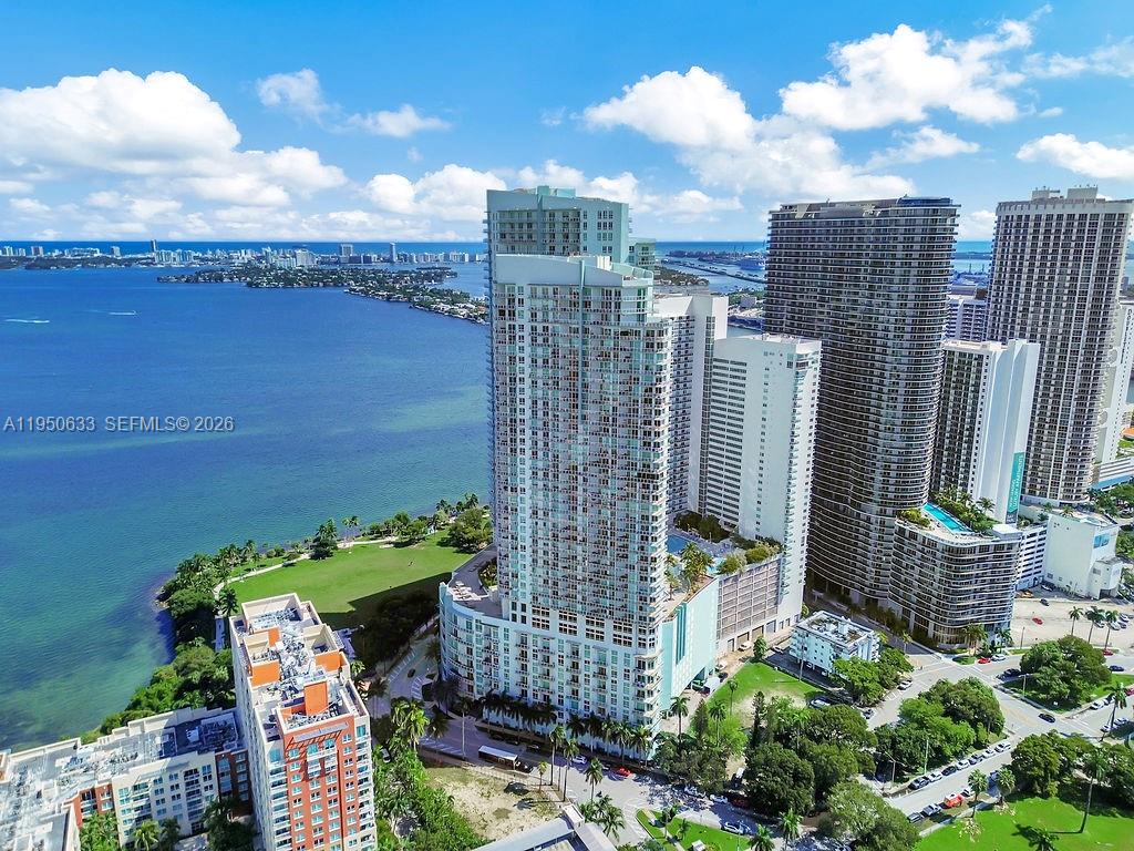 QUANTUM ON THE BAY CONDO - Residential