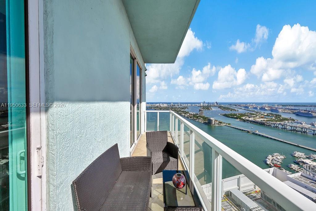 QUANTUM ON THE BAY CONDO - Residential