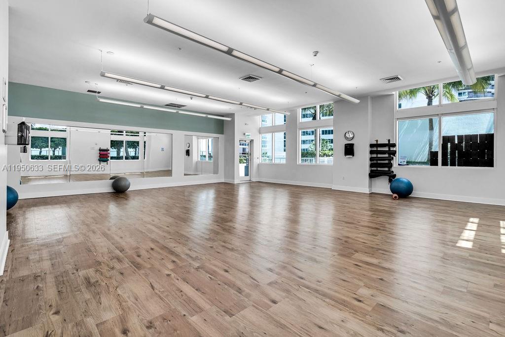 QUANTUM ON THE BAY CONDO - Residential