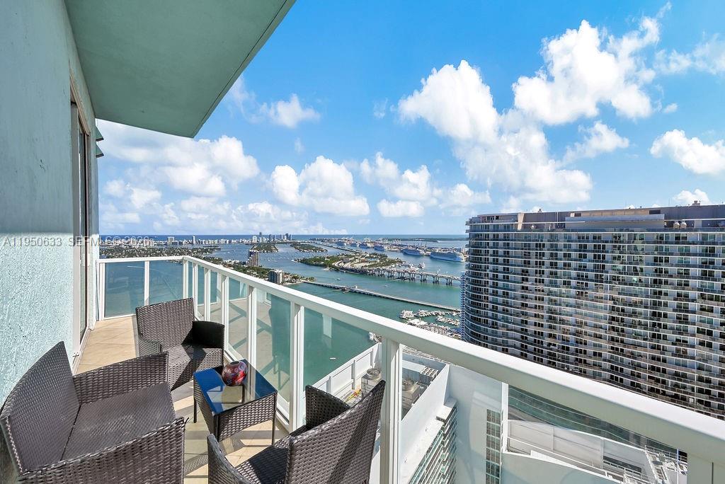 QUANTUM ON THE BAY CONDO - Residential